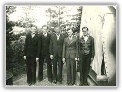L-R 1st, unknown-2nd Chick Wethington (head cook)-3rd Smokey Gosselt (truck driver)-4thunknown-5th Ed Lash (from Steubenville)